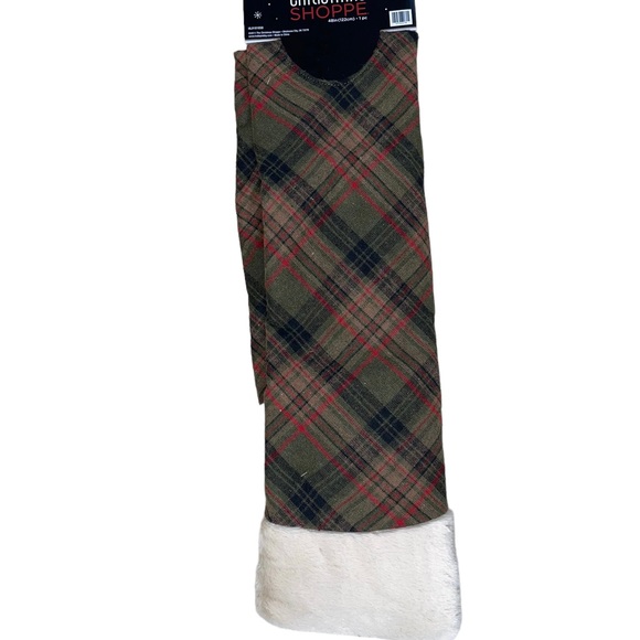 The Christmas Shoppe Plaid Tree Skirt - Picture 2 of 6